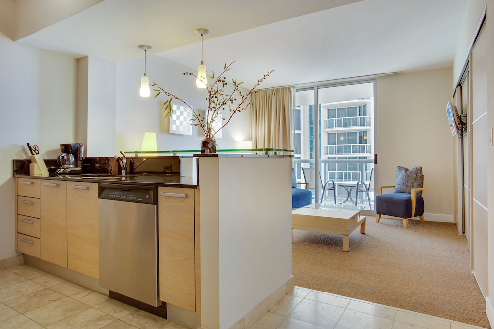 Marenas Beach Resort 12/71
