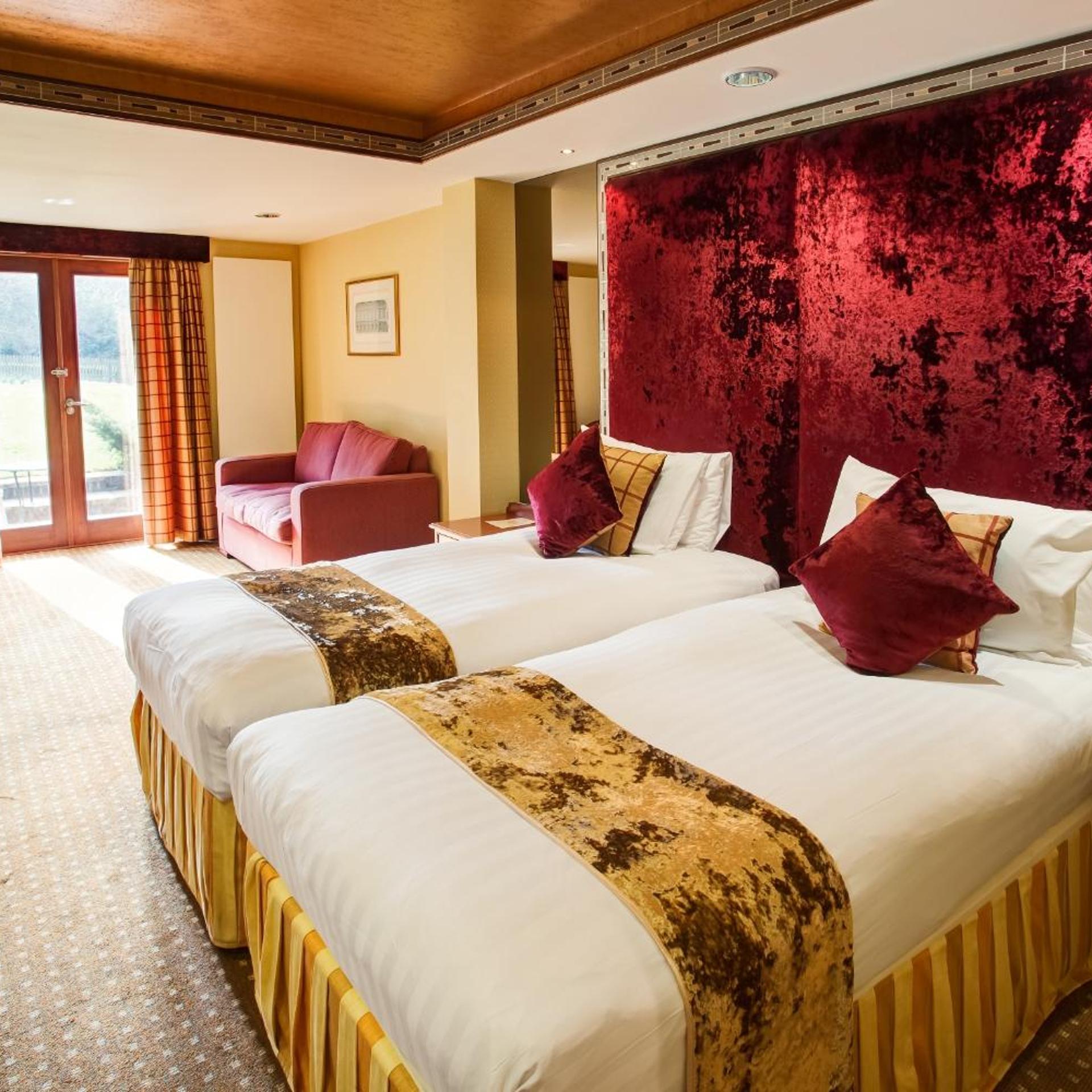 Suite, Garden View, Best Western Plus Grim's Dyke Hotel 2/7