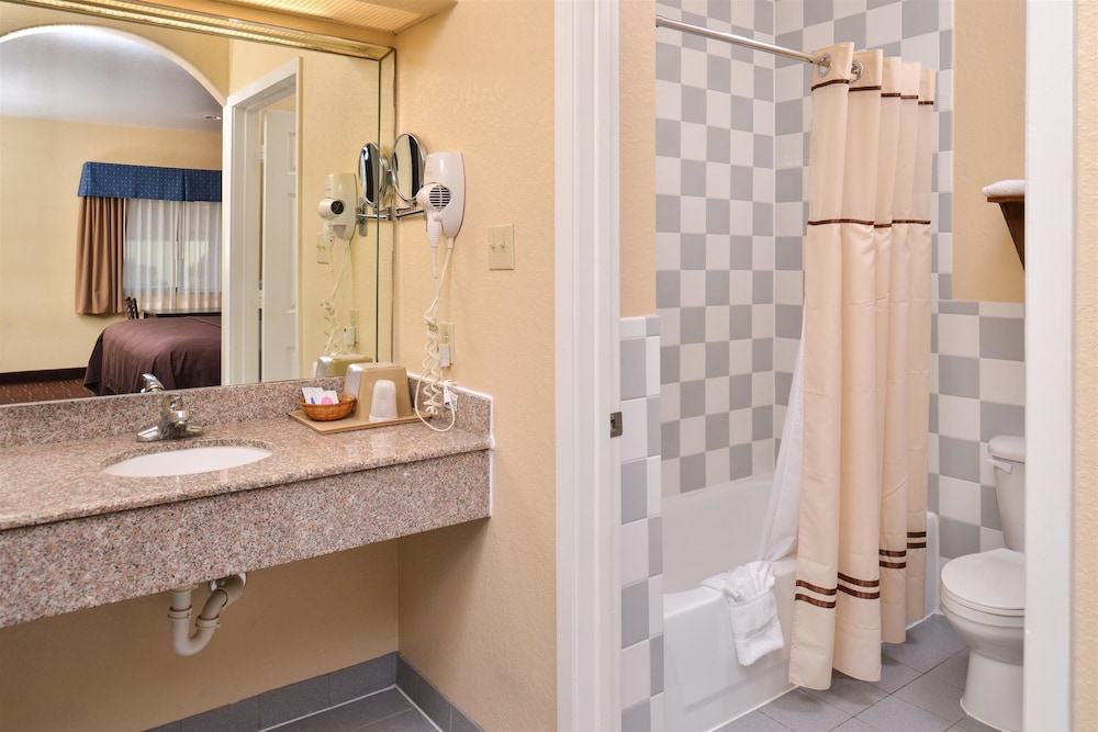 Americas Best Value Inn Baytown 10/16