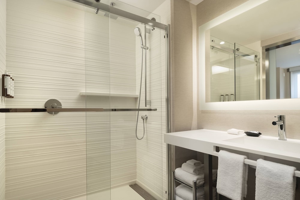 AC Hotel by Marriott Oakland Downtown 40/41