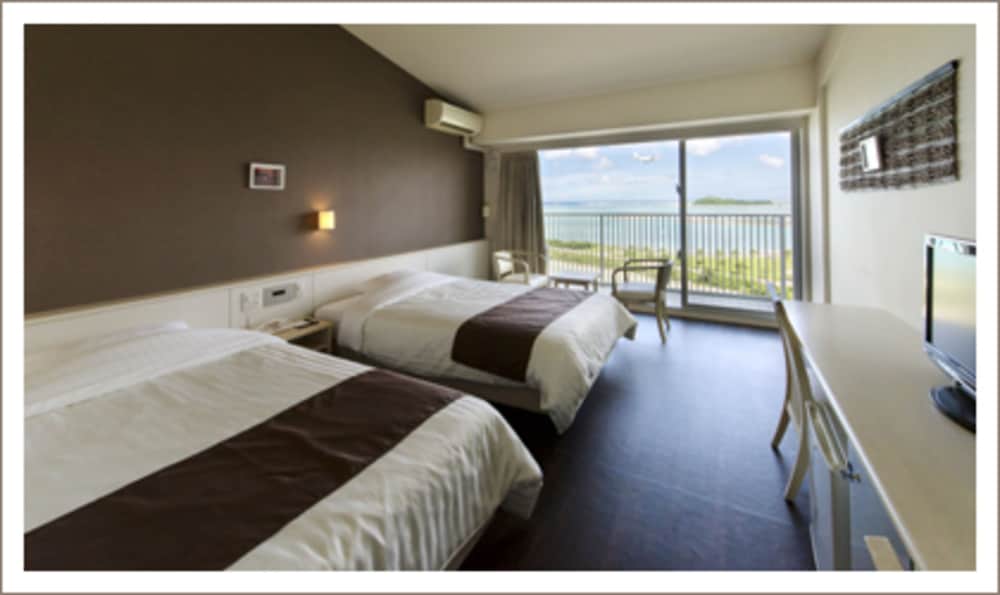 ROOM, TRIPLE