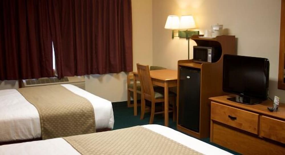 Americinn By Wyndham Manitowoc 17/26