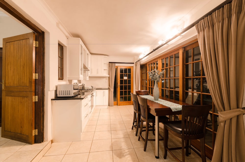 Nut Grove Manor Boutique Hotel 23/50