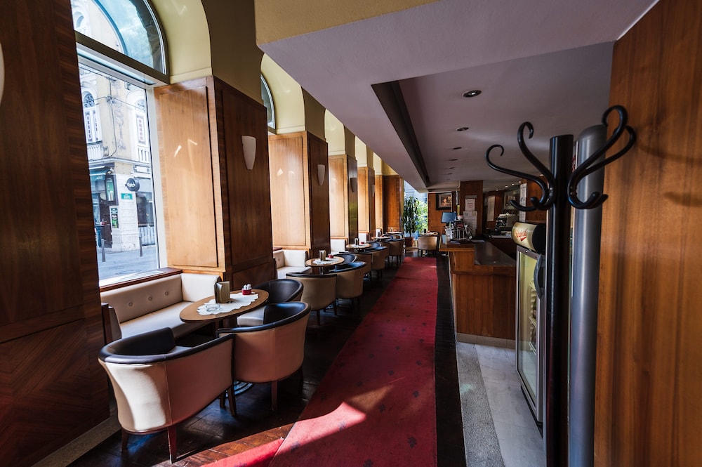 Astra Hotel 36/50