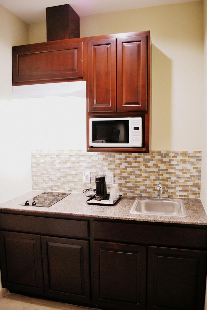 Westwood Inn Extended Stay by OYO Gonzales TX 9/13