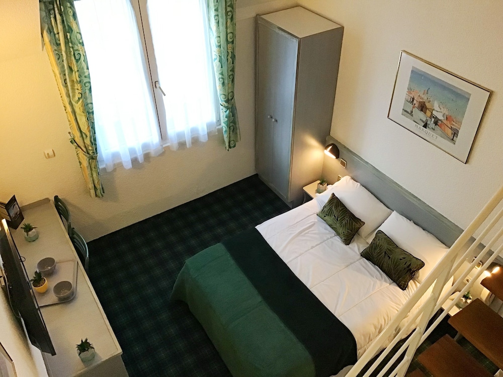 Hotel Christ Roi 26/64
