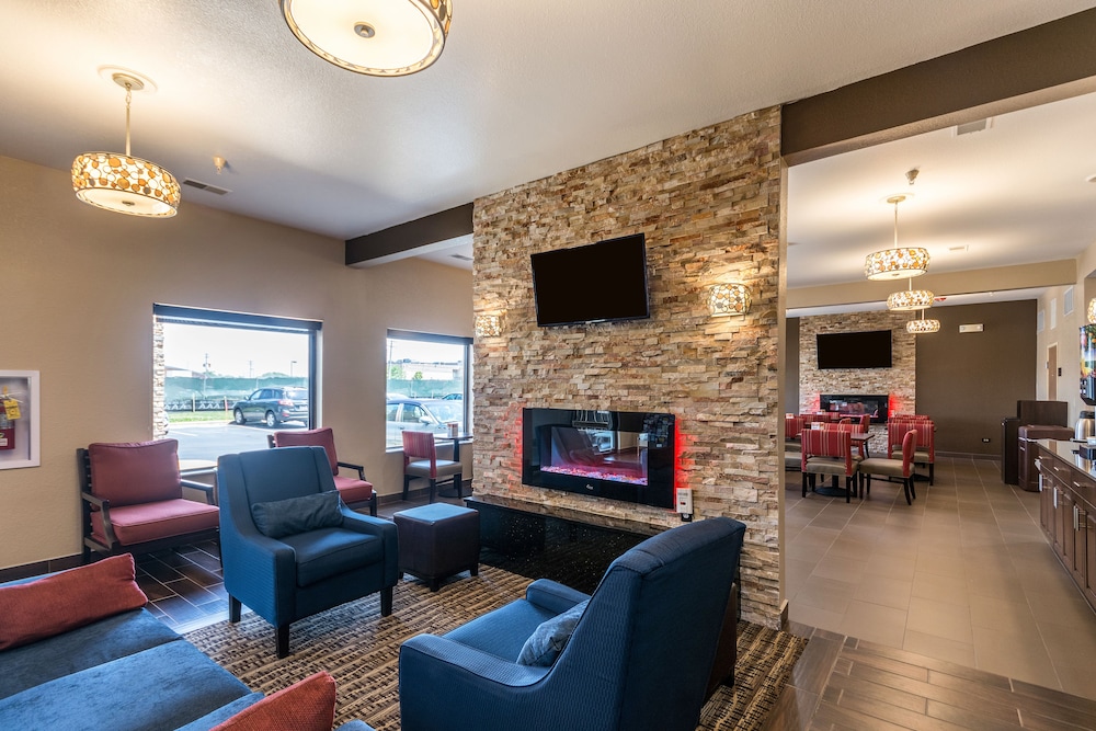 Comfort Inn and Suites North Aurora Naperville 27/50