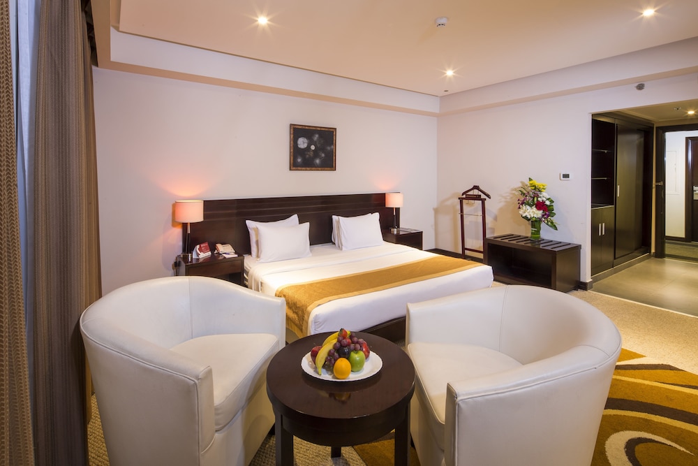 Monroe Hotel Bahrain 30/66