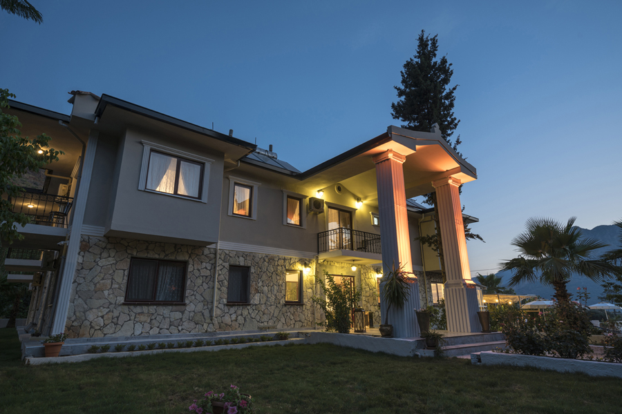Otto Palace 2/49
