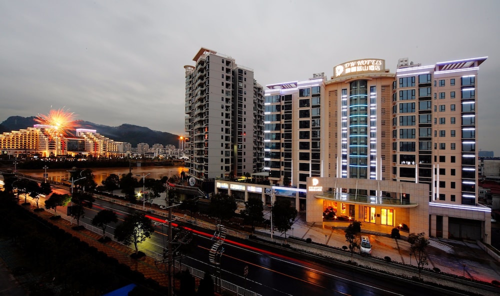 Dw Hotels 3/50