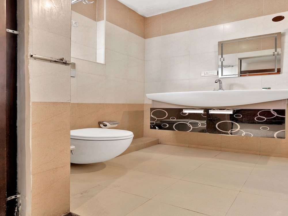 Oyo 12384 Hotel Serene Majestic 18/18