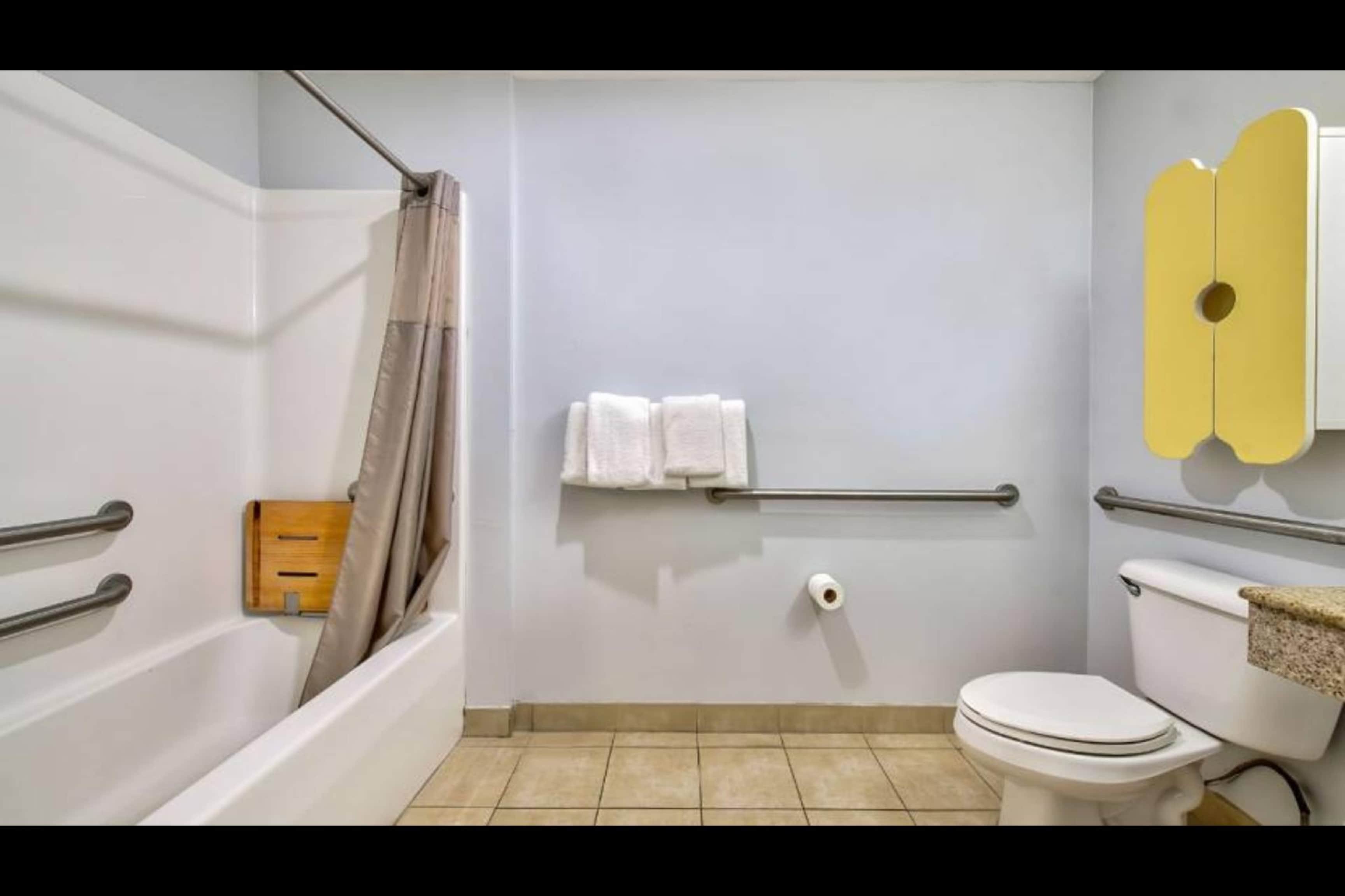 Oyo Townhouse Sulphur,LA Extended Stay I-10 23/27