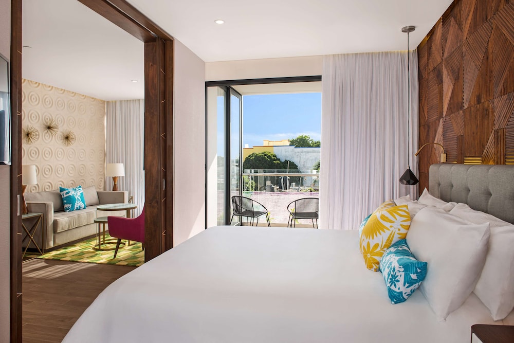 1 BEDROOM, SUITE, KING BED, TERRACE