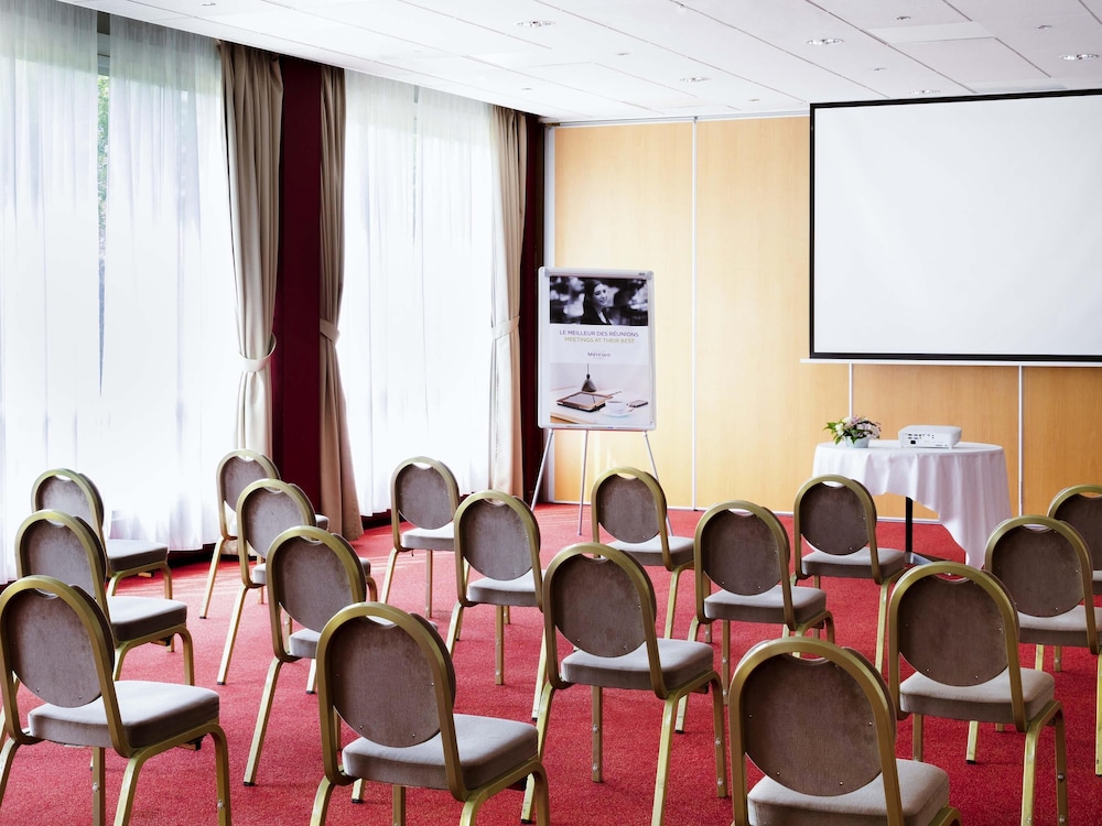 Mercure Nevers Pont De Loire 53/67