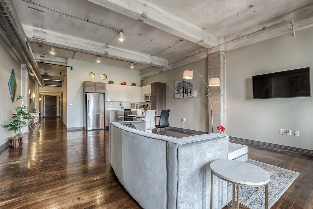 Luxury Downtown Dallas Stay by Amyfinehouse 6/50