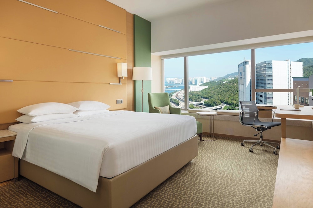 ROOM, KING BED, CITY VIEW