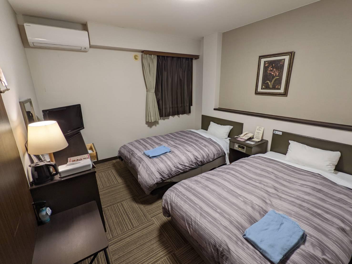 Standard, Twin Beds
