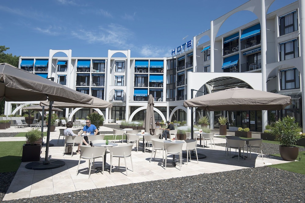 Brit Hotel Du Lac 36/43