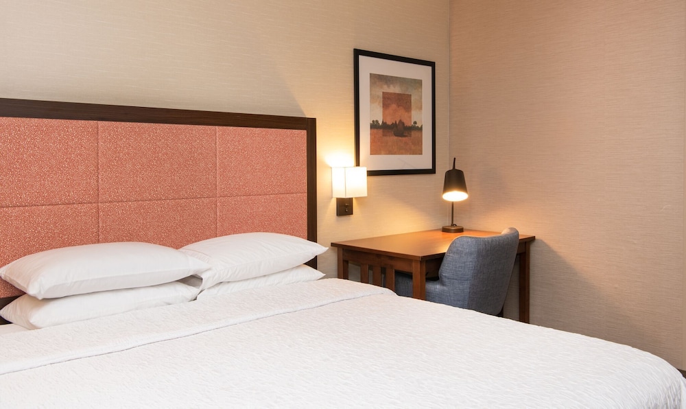Hampton Inn and Suites Rochester/Victor 11/60