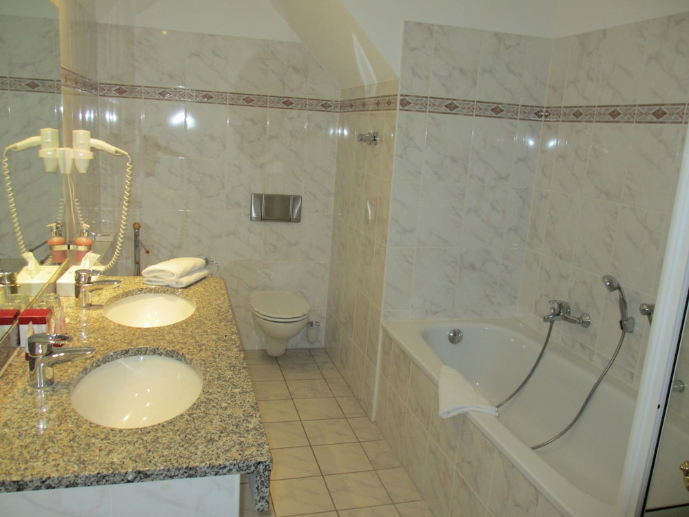 Schlosshotel & Orangerie Klink 49/50