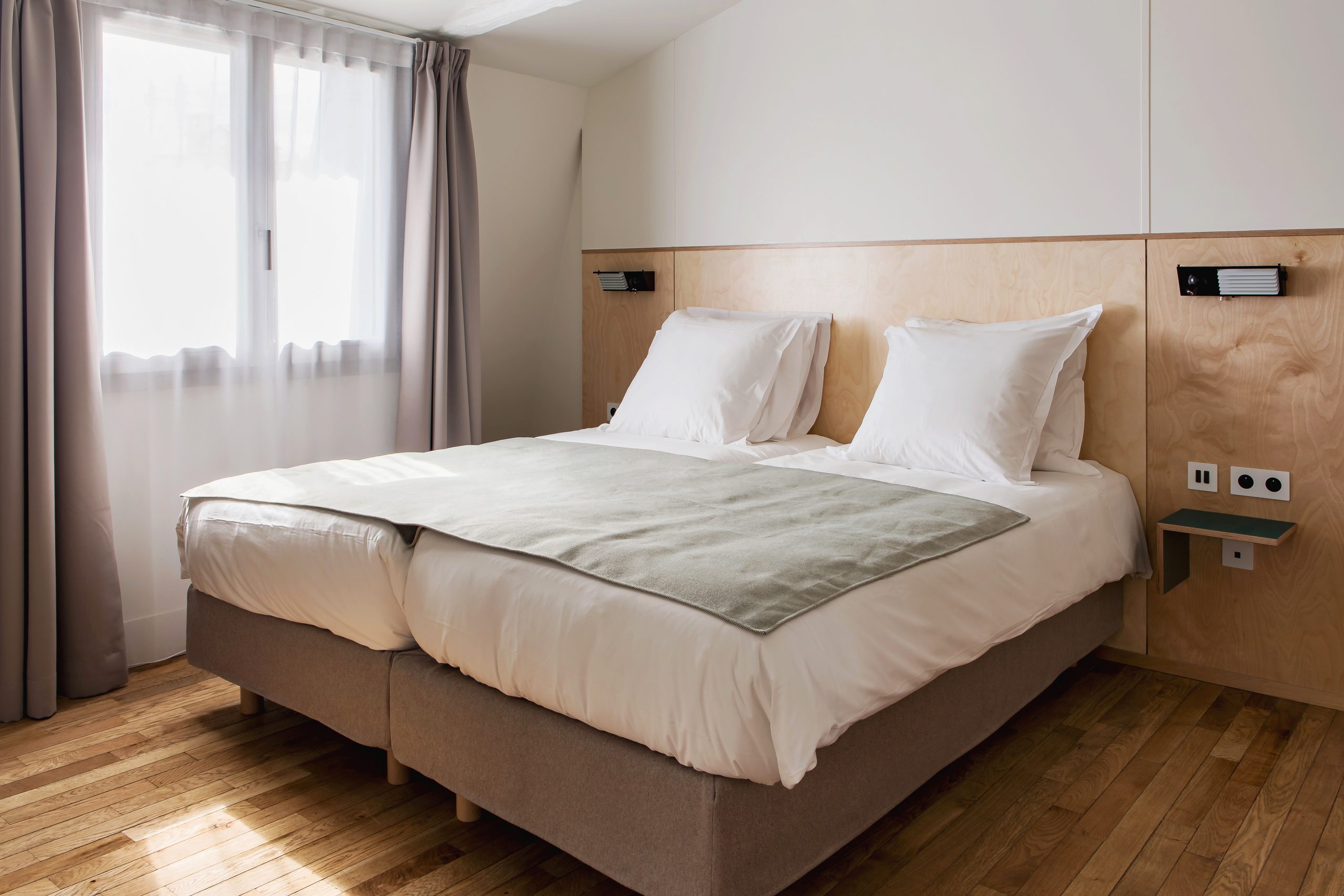 SUPERIOR, DOUBLE BED