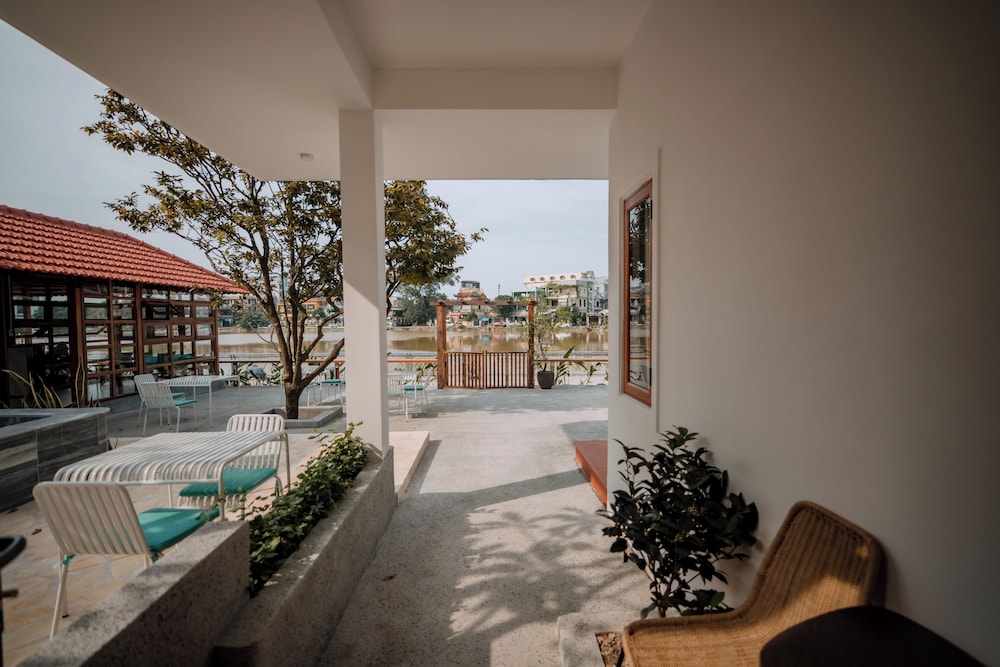 Hue Riverside Villa 21/50