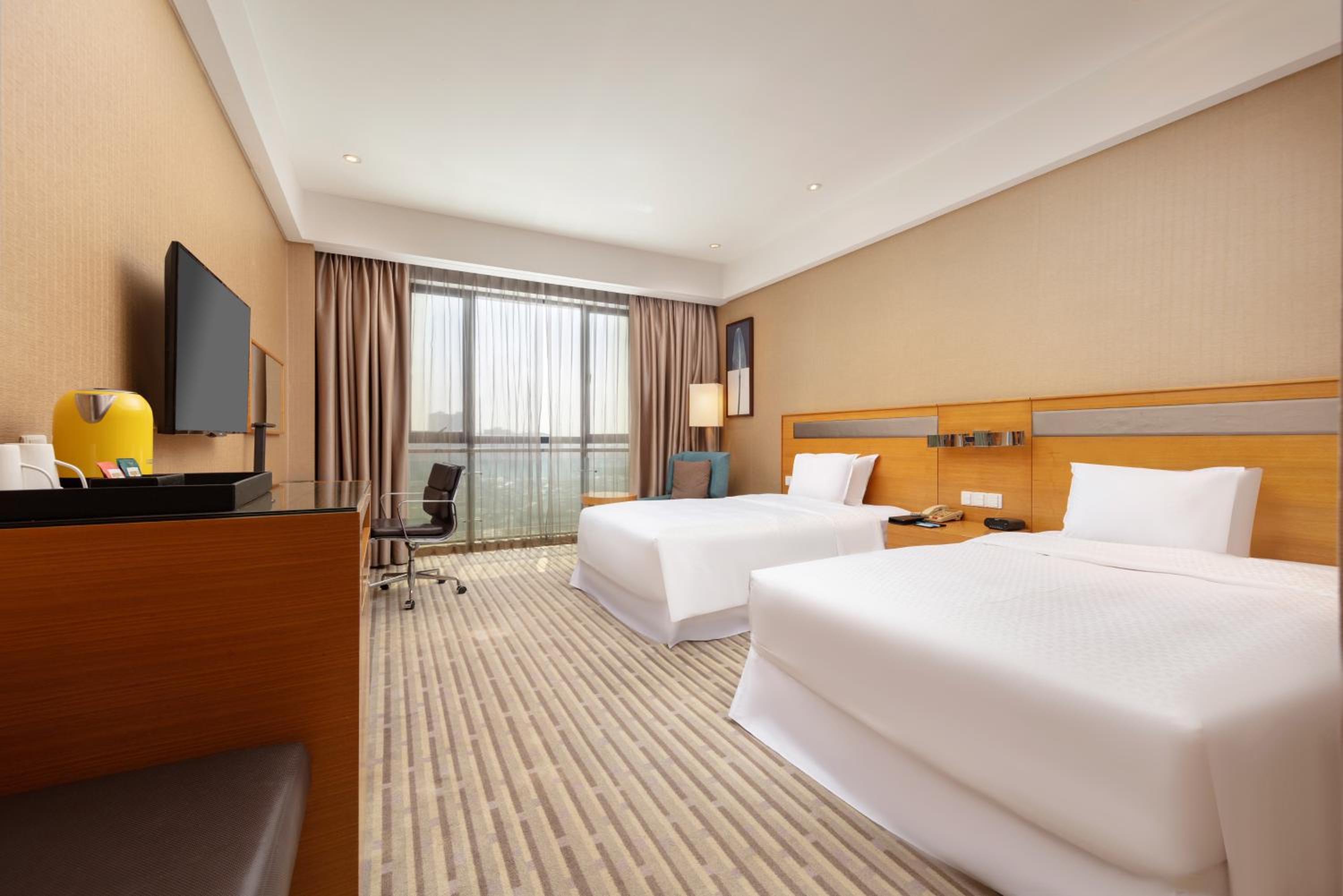 Club, Guest Room, Twin Beds, Club Floor