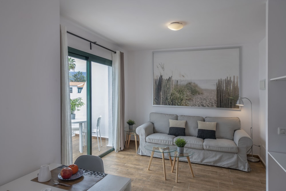 Apartamentos Los Rosales 38/75