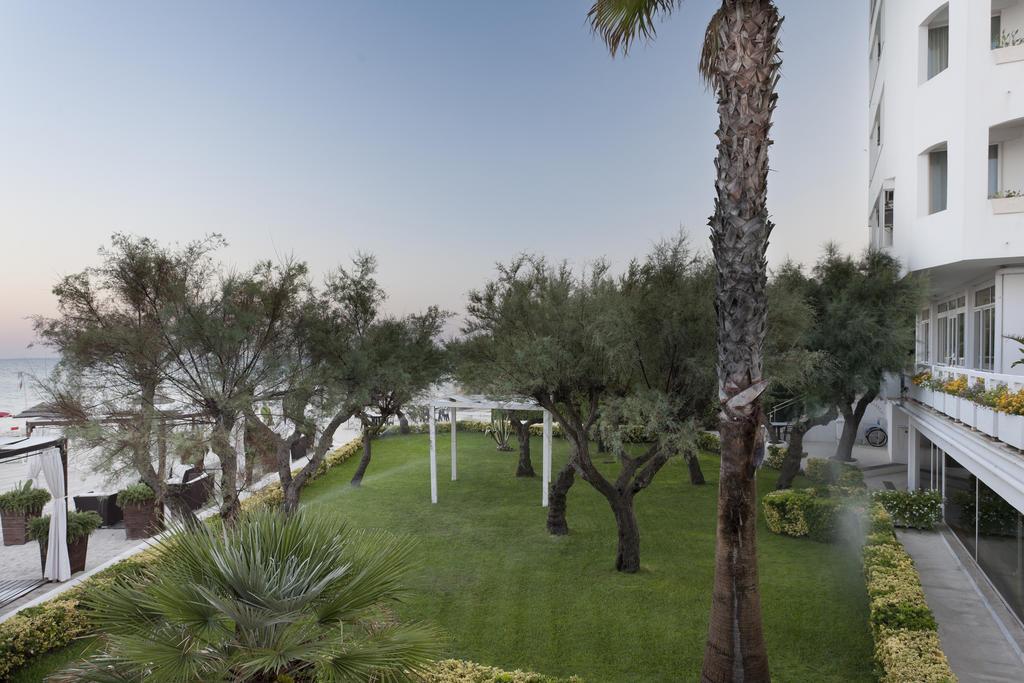 Grand Hotel Costa Brada 38/43