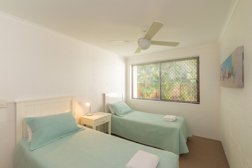 MUNNA BEACH APARTMENTS 12/66