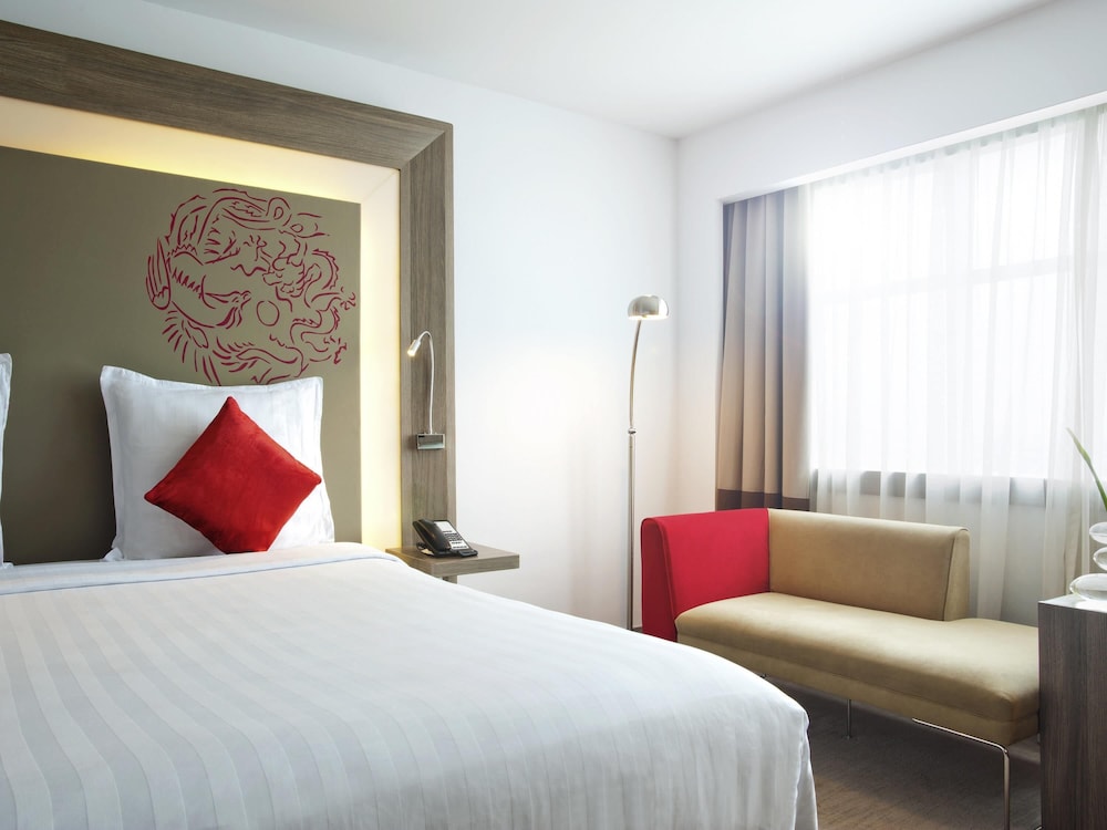 Premier, Twin Beds, Executive Level، Novotel Jakarta Gajah Mada 4/8