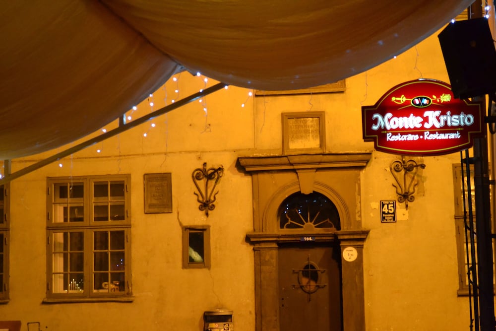 Monte Kristo Hotel 68/95