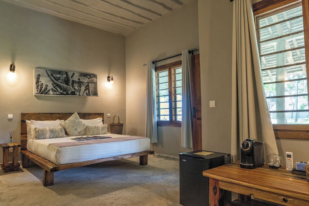 Ndame Beach Lodge 7/67