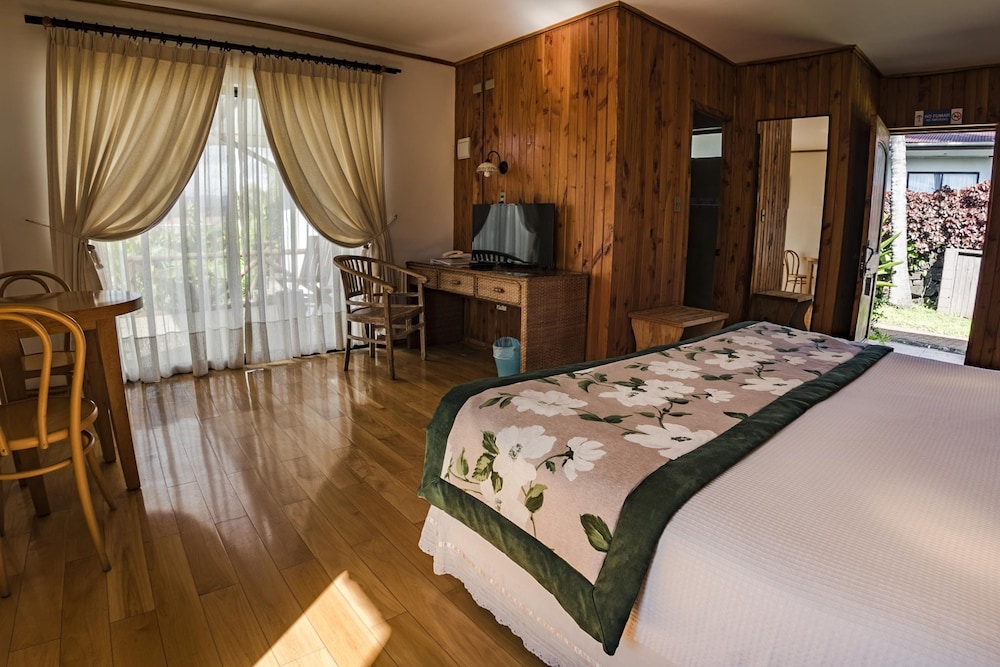 TAHA TAI HOTEL 24/68