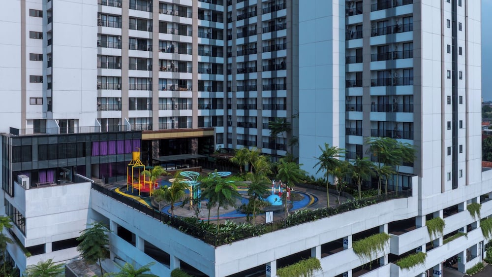 Aston Bintaro Hotel and Conference Center 6/97