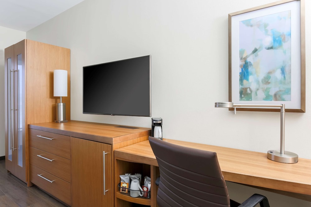 Hyatt Place Waco 30/38