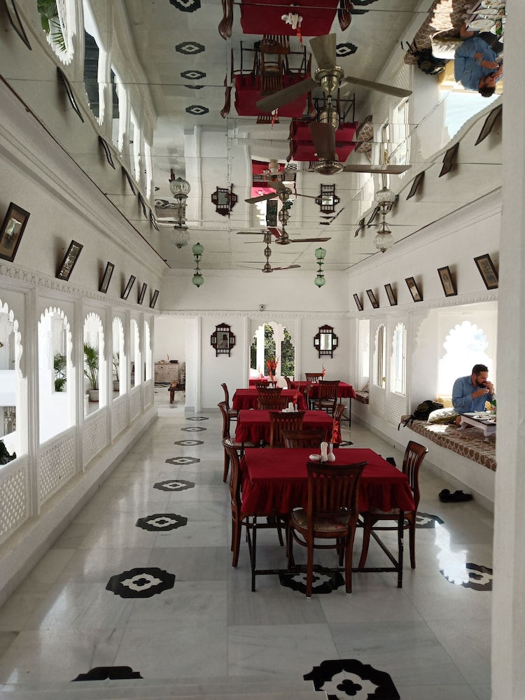 JAGAT NIWAS PALACE 23/35