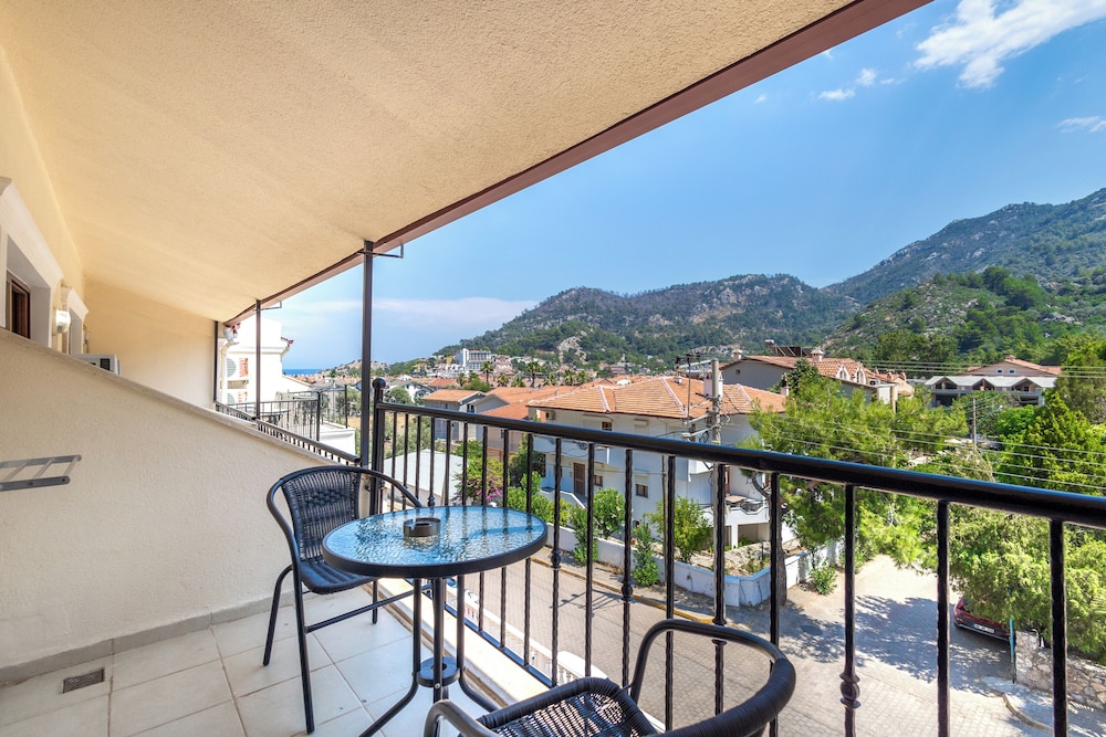 TURUNC LIFE HOTEL 26/48