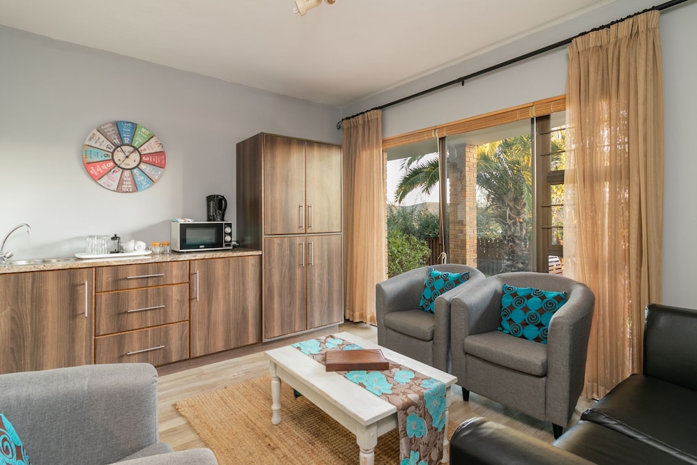 Overmeer Guest House 32/42