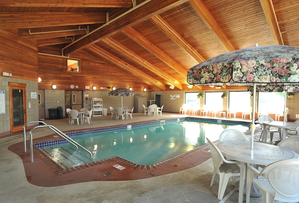 AmericInn by Wyndham Oswego 11/39