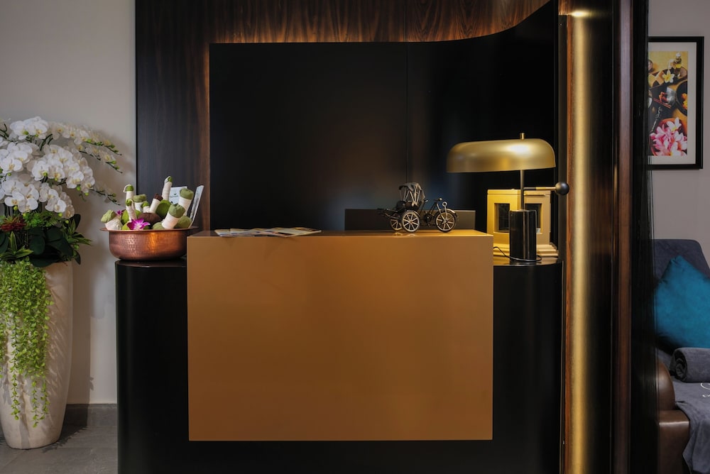 Le Premier Hotel & Rooftop Bar 6/50