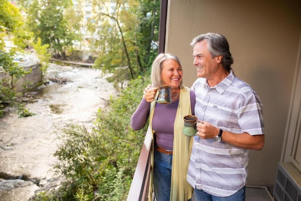The Greystone Lodge on the River 10/50
