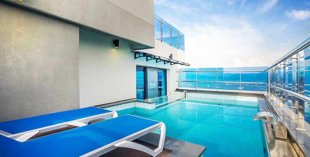 Utop Marina Hotel and Resort 24/50