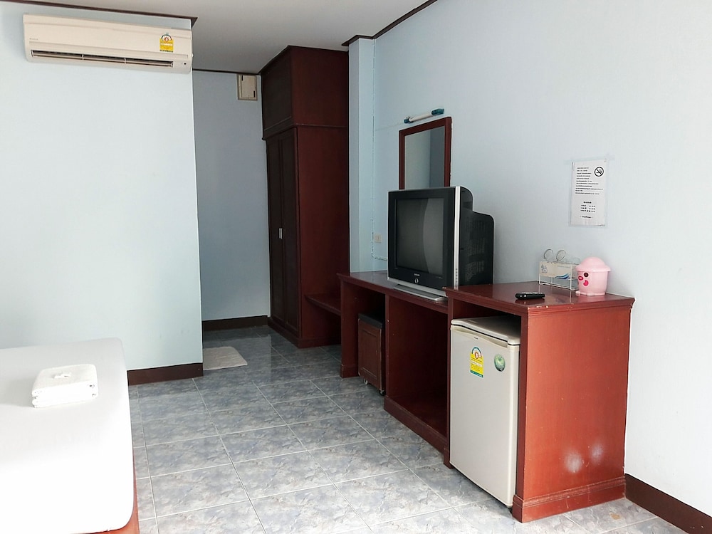 Fahproundfon Hotel 8/32