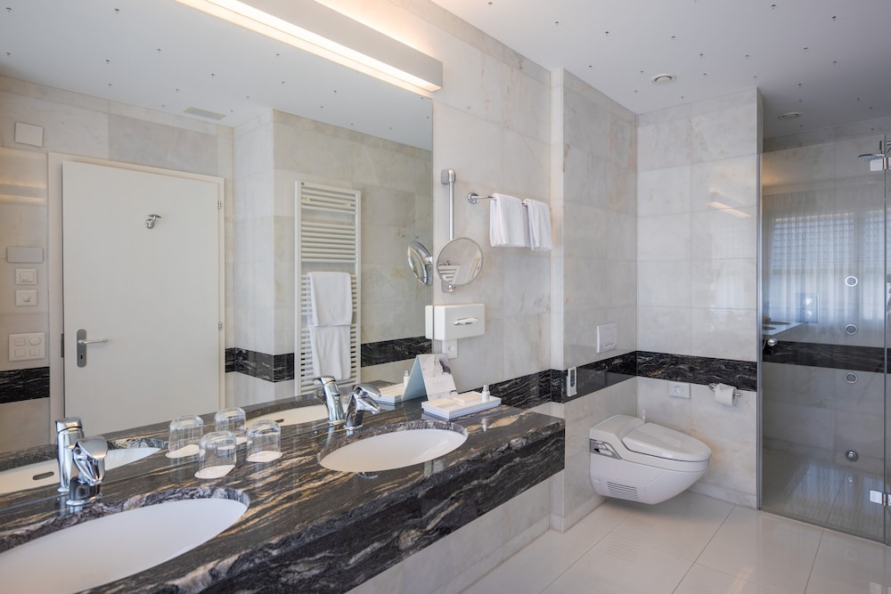 Villa Orselina Small Luxury Hotels 47/50