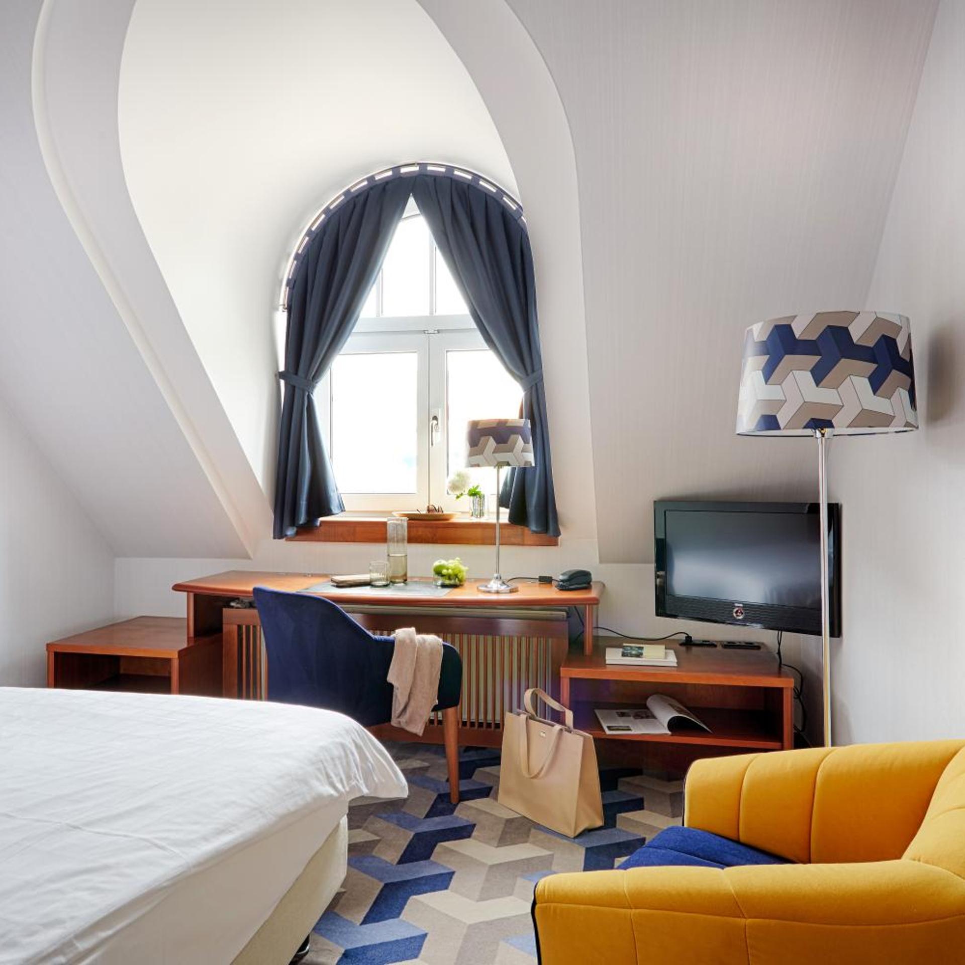 Room, Single