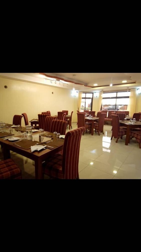 Regency Mount Kenya Hotel 13/24