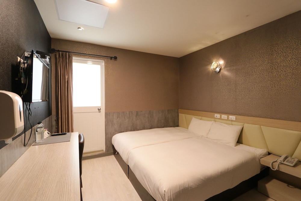 YPJ HOTEL 16/70
