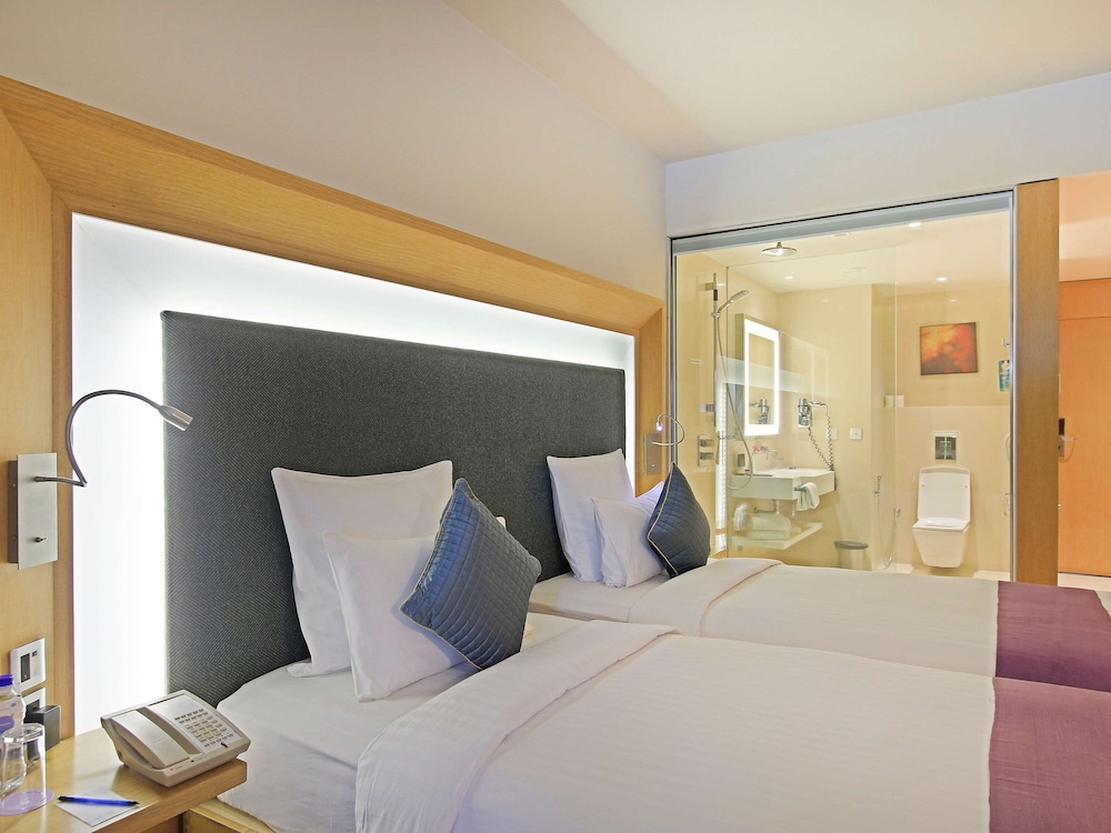 Novotel Visakhapatnam Varun Beach Hotel 19/75