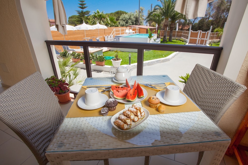 Sunset Bed And Breakfast Villa 38/56
